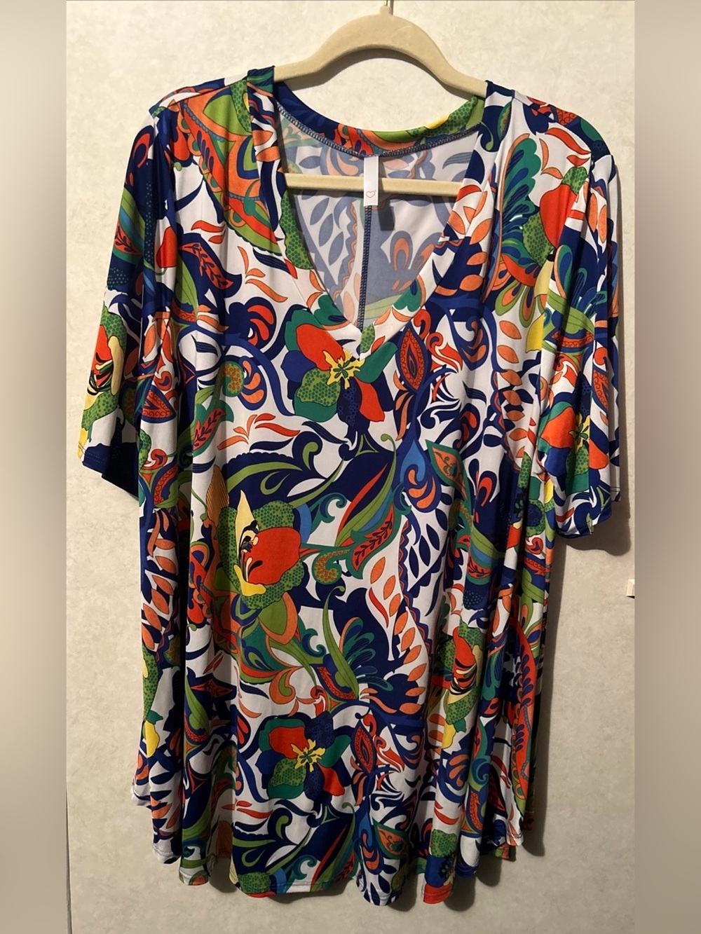NWOT Curvy Lovey 3X Women's V-Neck Floral Print Dress in Multicolor